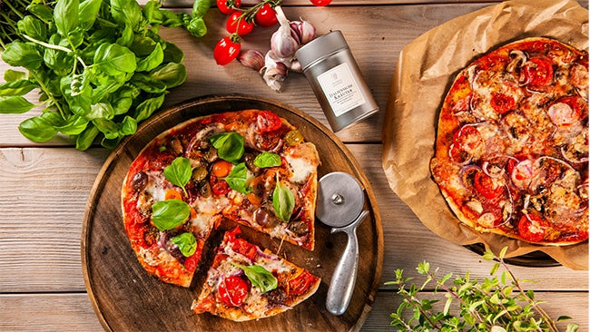 Pizza mit italienischen Kräutern der Toskana