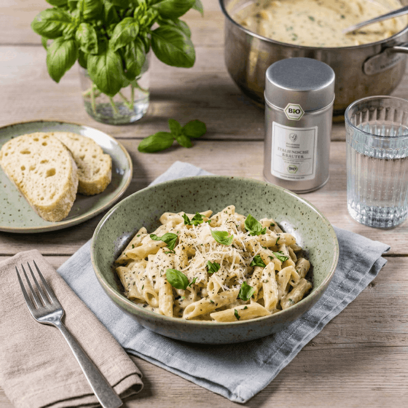 Cremige Kräuterpasta mit Parmesan