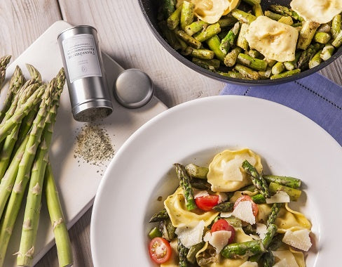 Mediterraner Spargel Salat mit französischer Kräutermischung