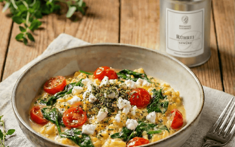 Spinat-Rührei mit Tomaten & Feta