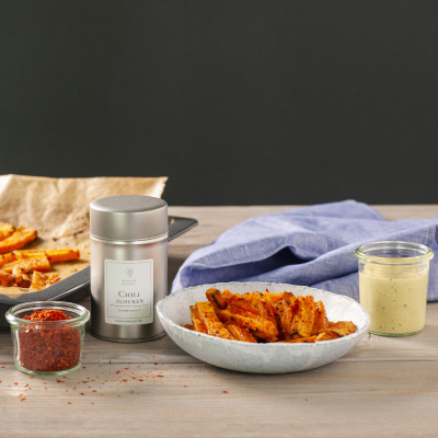 Würzige Süßkartoffel Pommes mit feiner Zitronen-Mayo